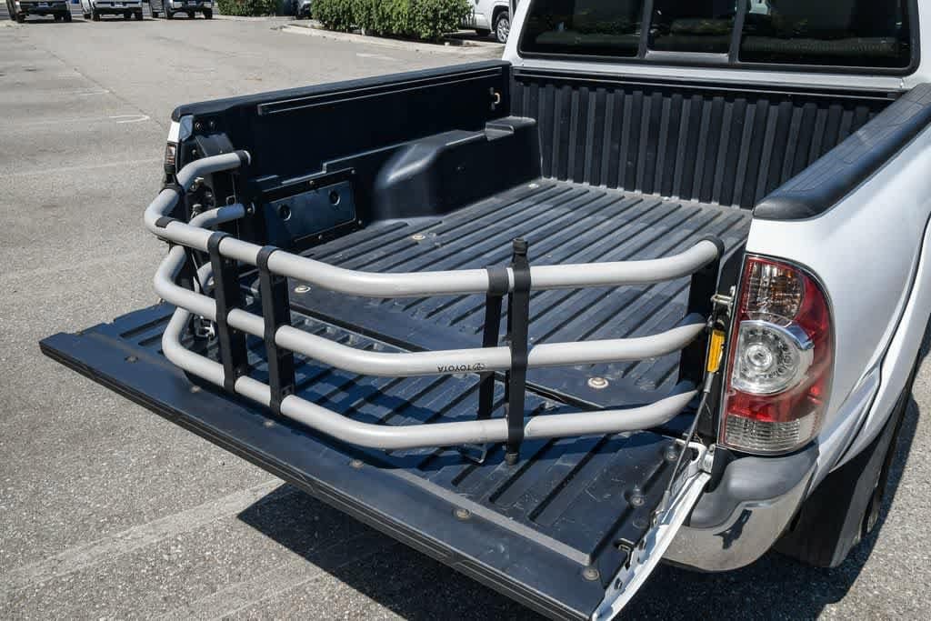 Thumbnail: 2015 Toyota Tacoma - 27