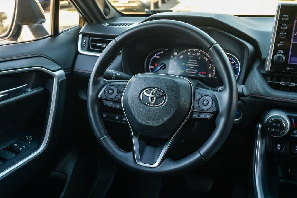 Thumbnail: 2022 Toyota RAV4 - 12