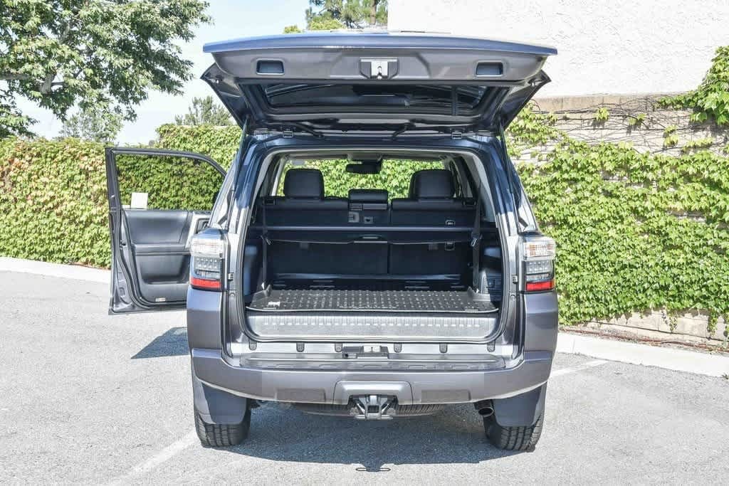 2022 Toyota 4Runner SR5 27