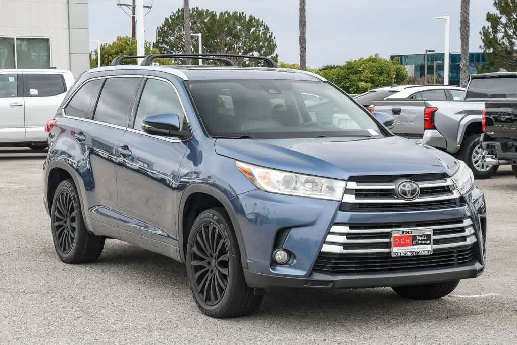 Thumbnail: 2017 Toyota Highlander - 2