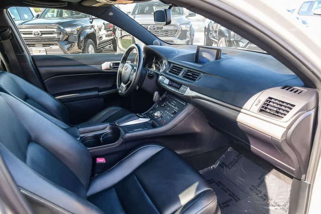 Thumbnail: 2014 Lexus CT - 16