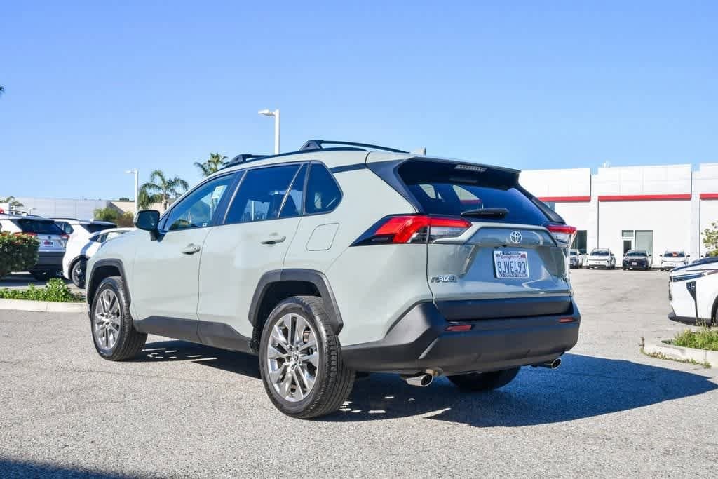 Thumbnail: 2019 Toyota RAV4 - 9