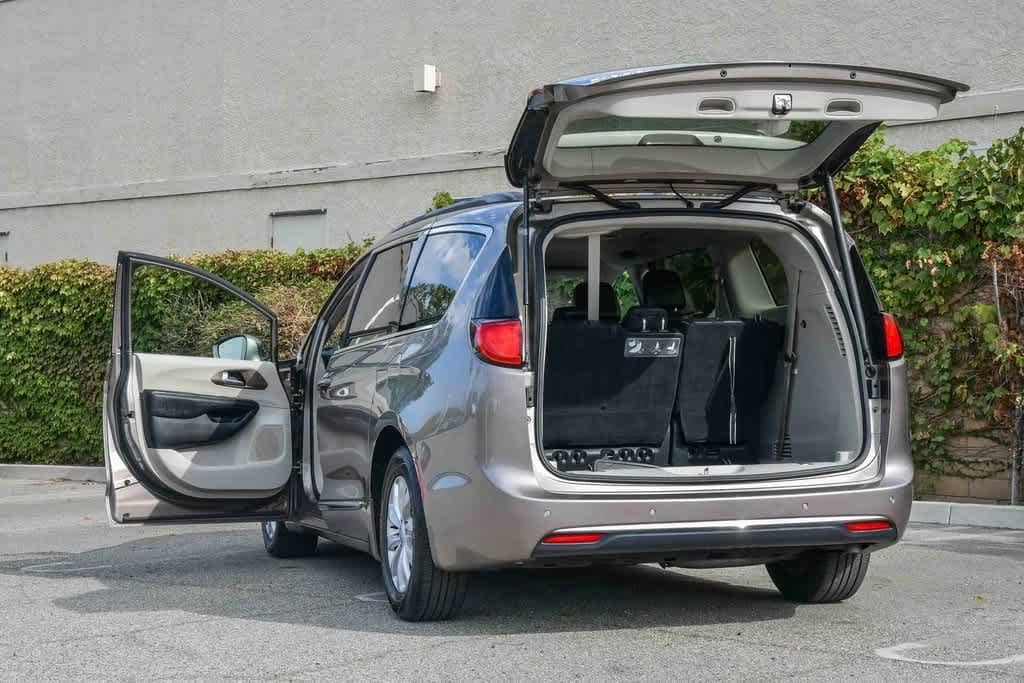 Thumbnail: 2017 Chrysler Pacifica - 29
