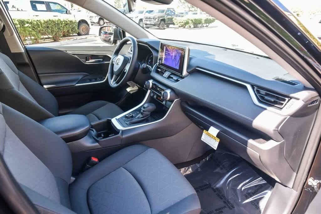 Thumbnail: 2025 Toyota RAV4 - 15