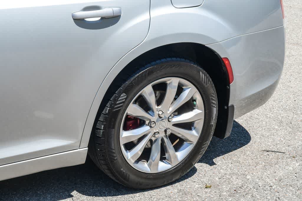 Thumbnail: 2019 Chrysler 300 - 10