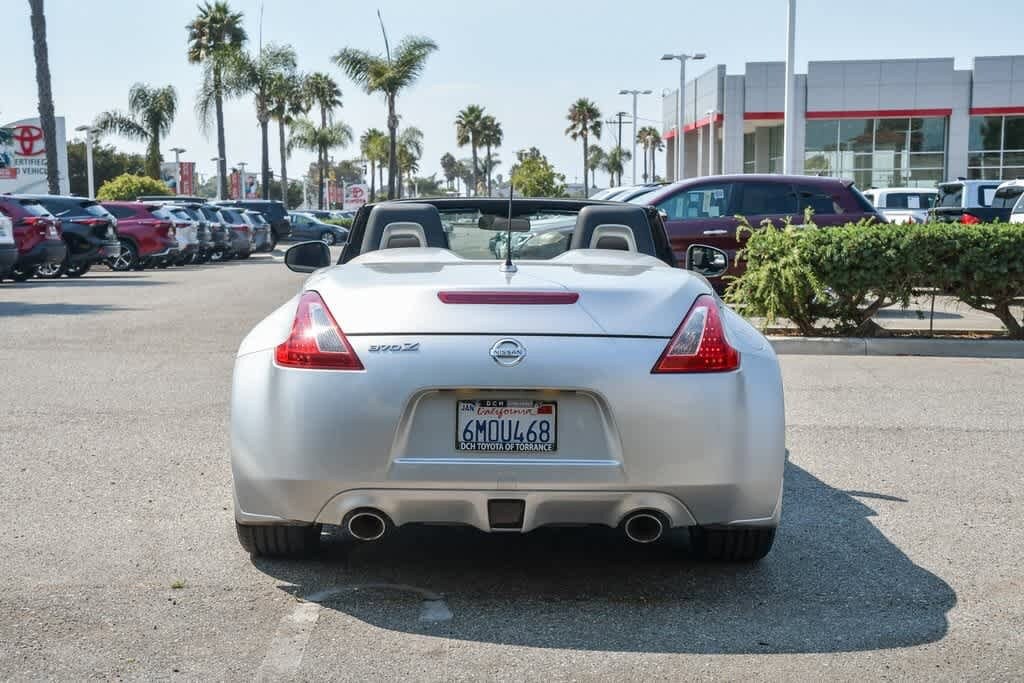 Thumbnail: 2010 Nissan Z - 35