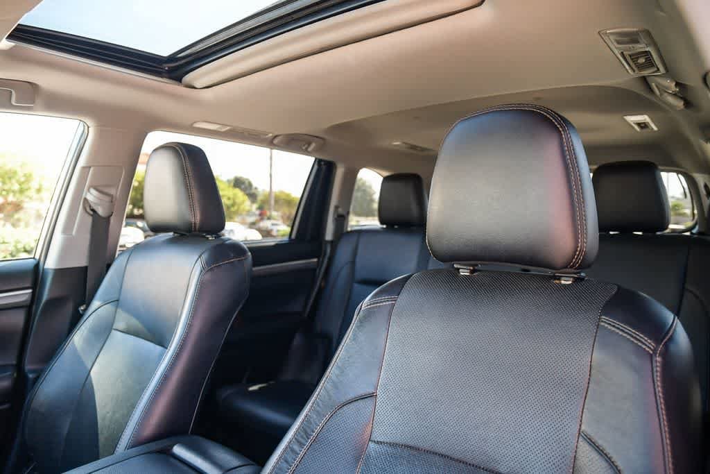 Thumbnail: 2019 Toyota Highlander - 17