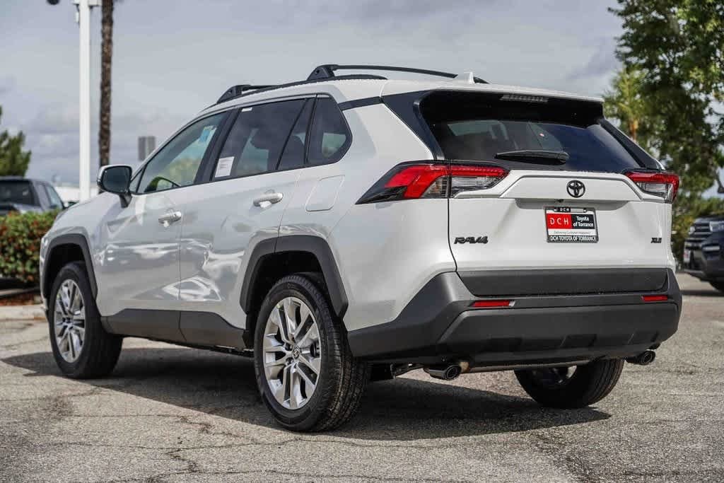 Thumbnail: 2025 Toyota RAV4 - 8