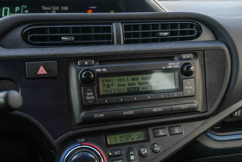 Thumbnail: 2013 Toyota Prius c - 25