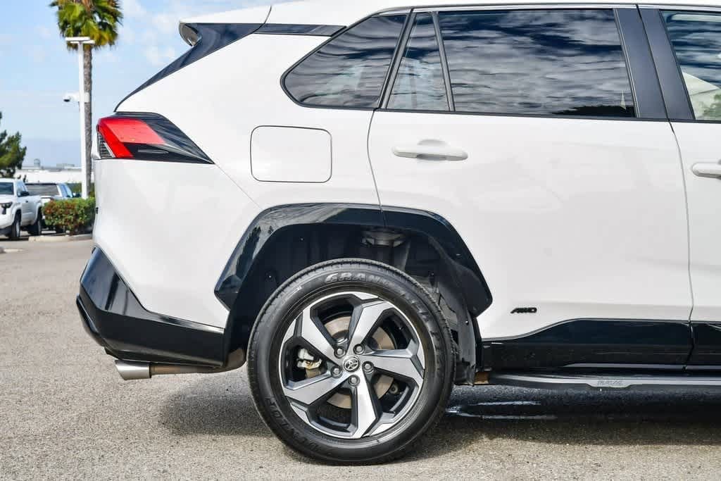 Thumbnail: 2021 Toyota RAV4 - 10