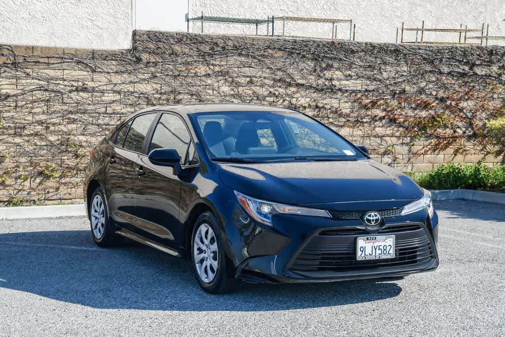 2024 Toyota Corolla LE photo 2