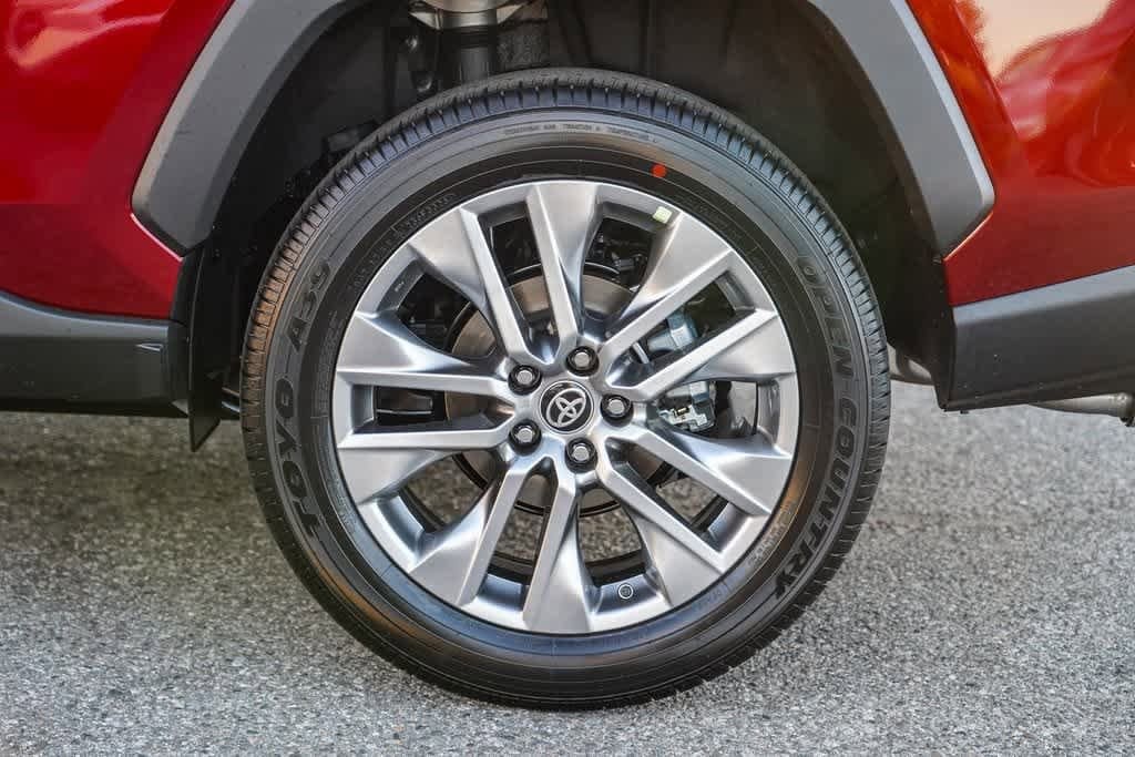 Thumbnail: 2025 Toyota RAV4 - 11