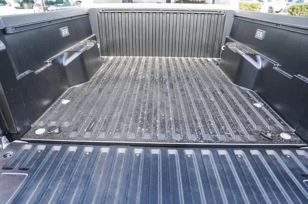 2025 Toyota Tacoma SR5 25