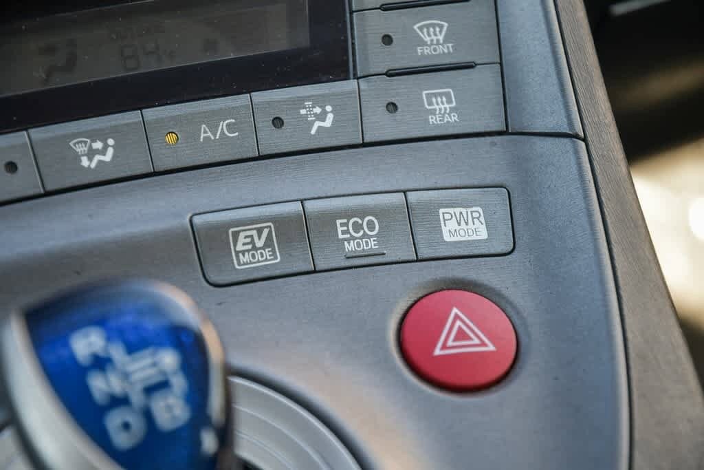 Thumbnail: 2013 Toyota Prius - 27