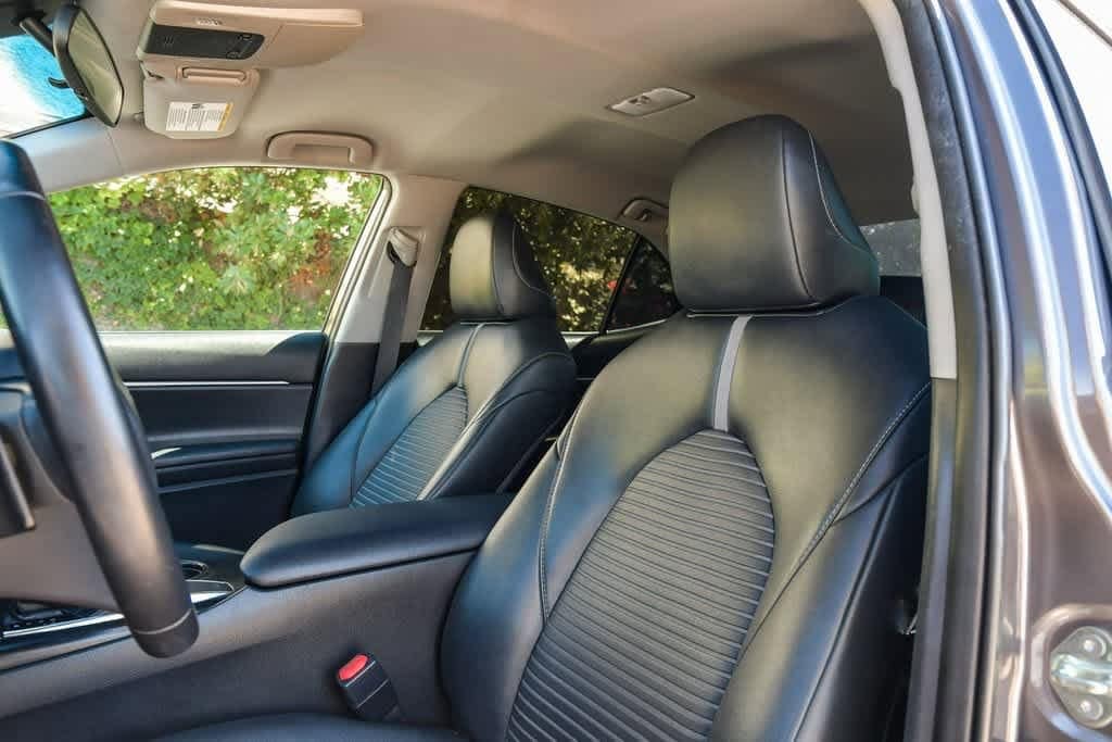 Thumbnail: 2018 Toyota Camry - 17
