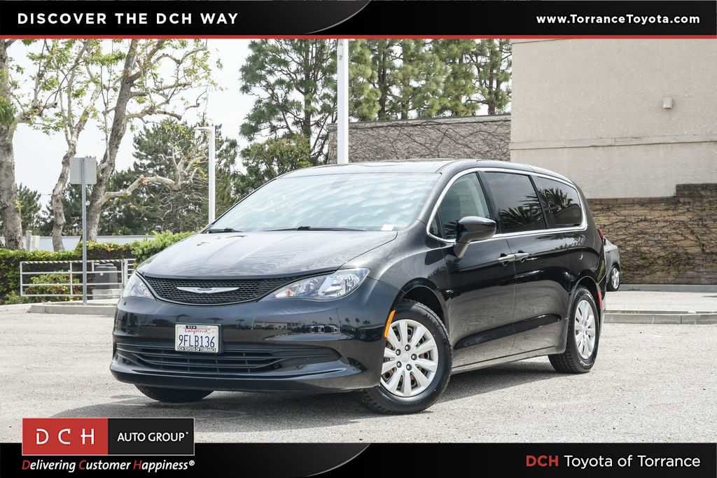 2019 Chrysler Pacifica L photo 1