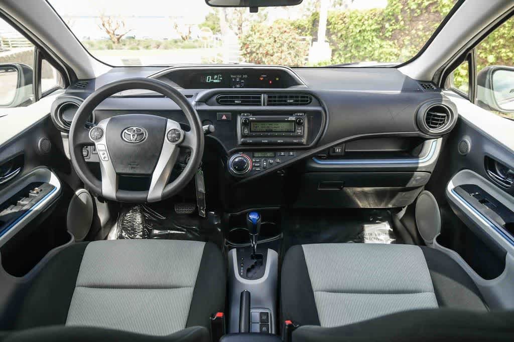 Thumbnail: 2013 Toyota Prius c - 15