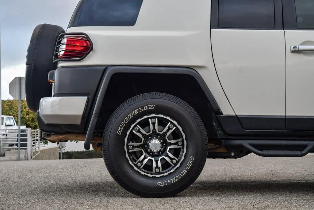 Thumbnail: 2012 Toyota FJ Cruiser - 11