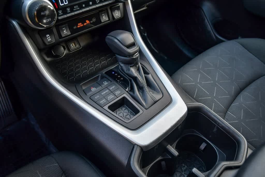 Thumbnail: 2023 Toyota RAV4 - 21