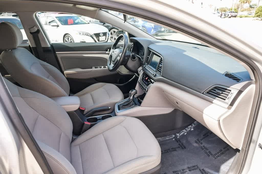 Thumbnail: 2017 Hyundai Elantra - 15