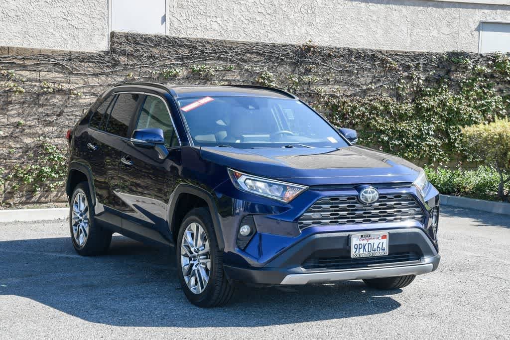 2019 Toyota RAV4 Limited photo 2