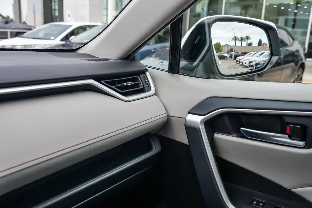 Thumbnail: 2025 Toyota RAV4 - 25