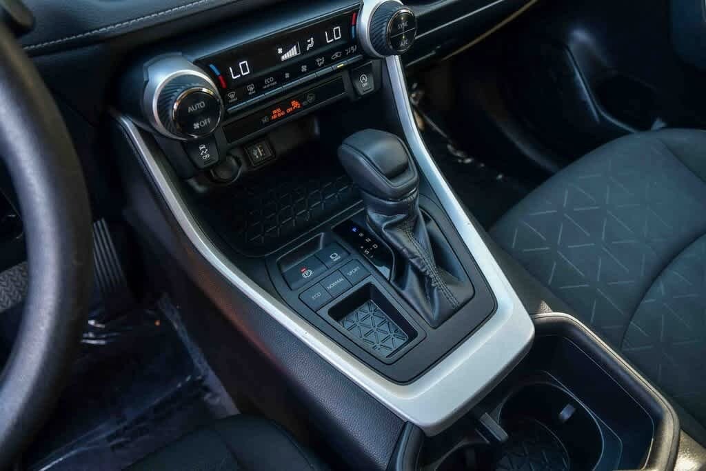 Thumbnail: 2023 Toyota RAV4 - 21