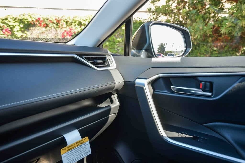 Thumbnail: 2025 Toyota RAV4 - 26