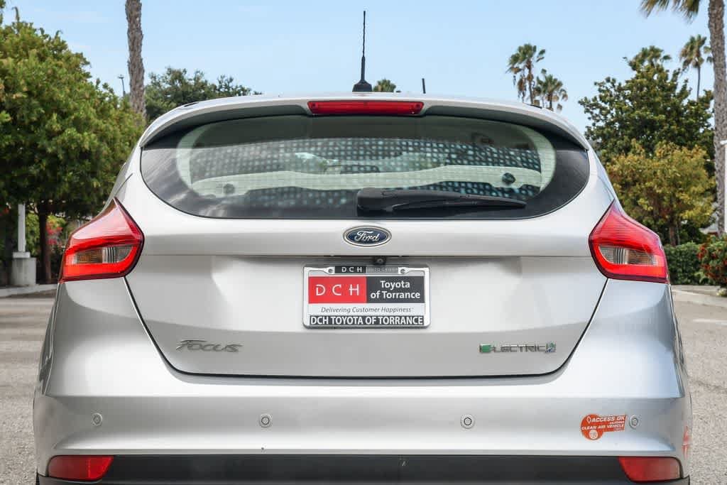 Thumbnail: 2017 Ford Focus - 6