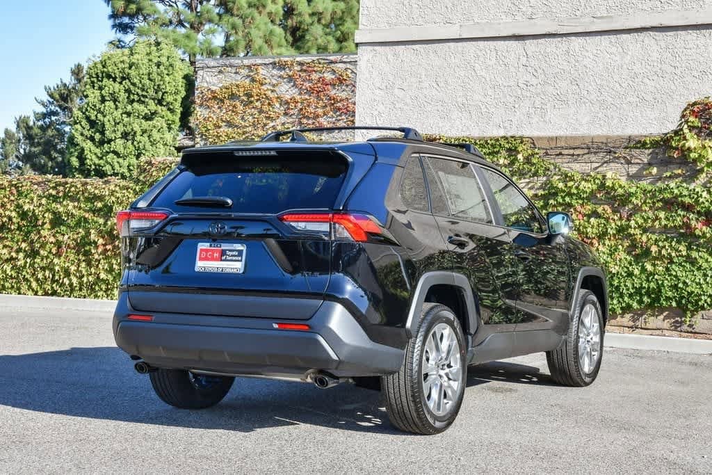 Thumbnail: 2025 Toyota RAV4 - 6