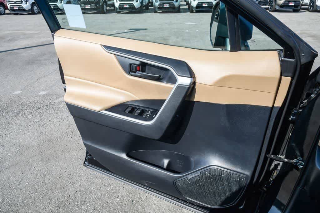 Thumbnail: 2019 Toyota RAV4 - 24