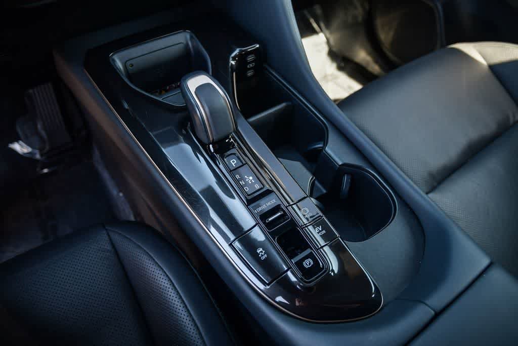 Thumbnail: 2025 Toyota Crown - 19