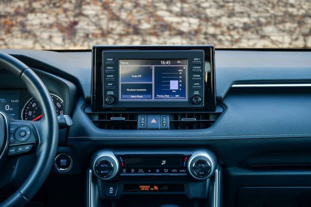 Thumbnail: 2019 Toyota RAV4 - 13