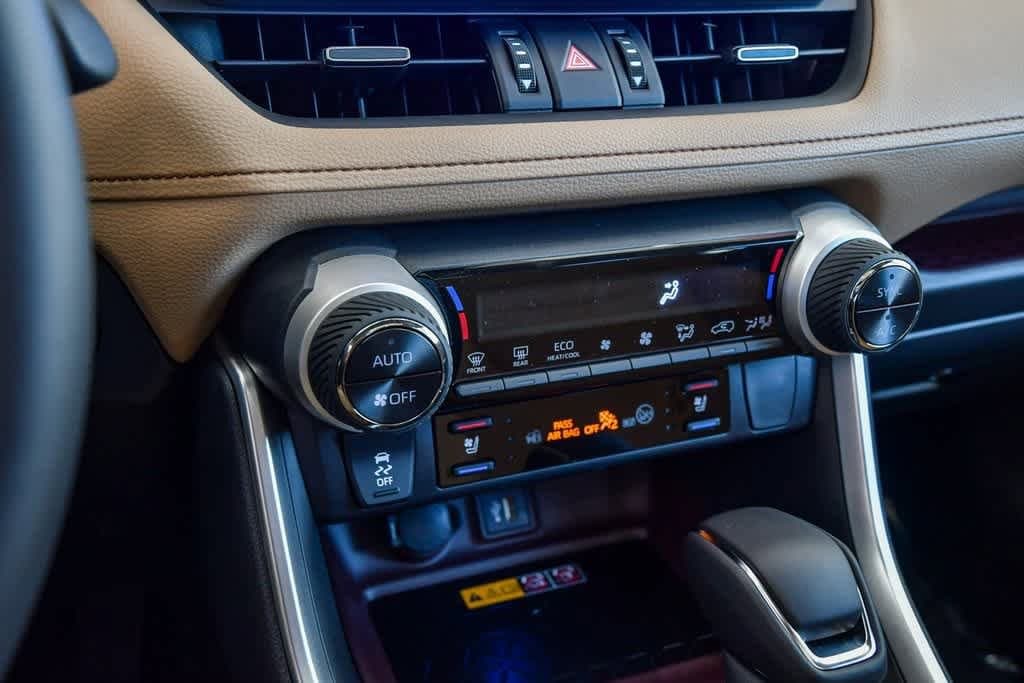 Thumbnail: 2025 Toyota RAV4 - 24