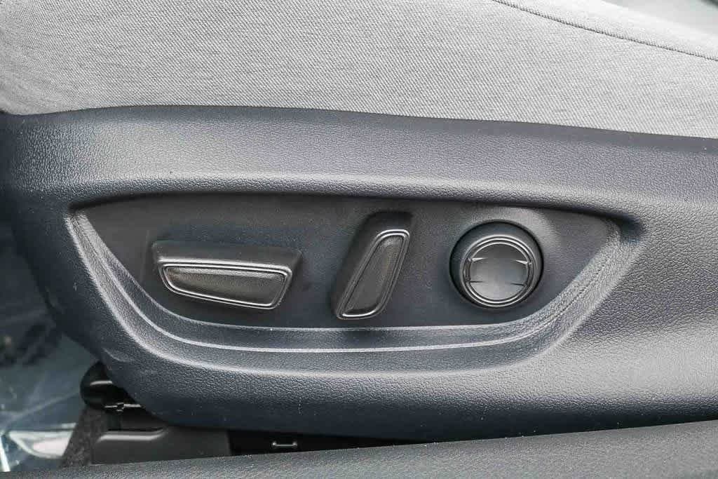 Thumbnail: 2026 Toyota Camry - 21