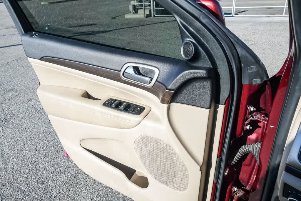 Thumbnail: 2016 Jeep Grand Cherokee - 25