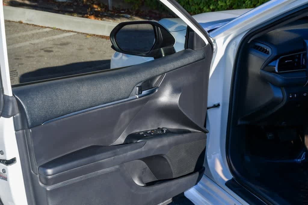 Thumbnail: 2020 Toyota Camry - 20