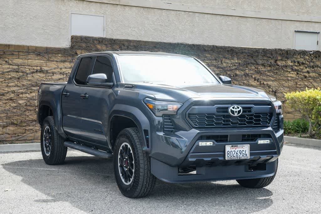 2025 Toyota Tacoma Hybrid TRD Off Road photo 2
