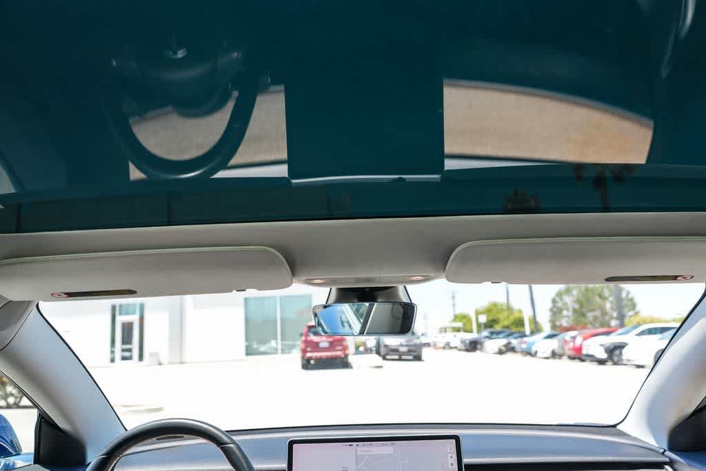 Thumbnail: 2019 Tesla Model 3 - 15