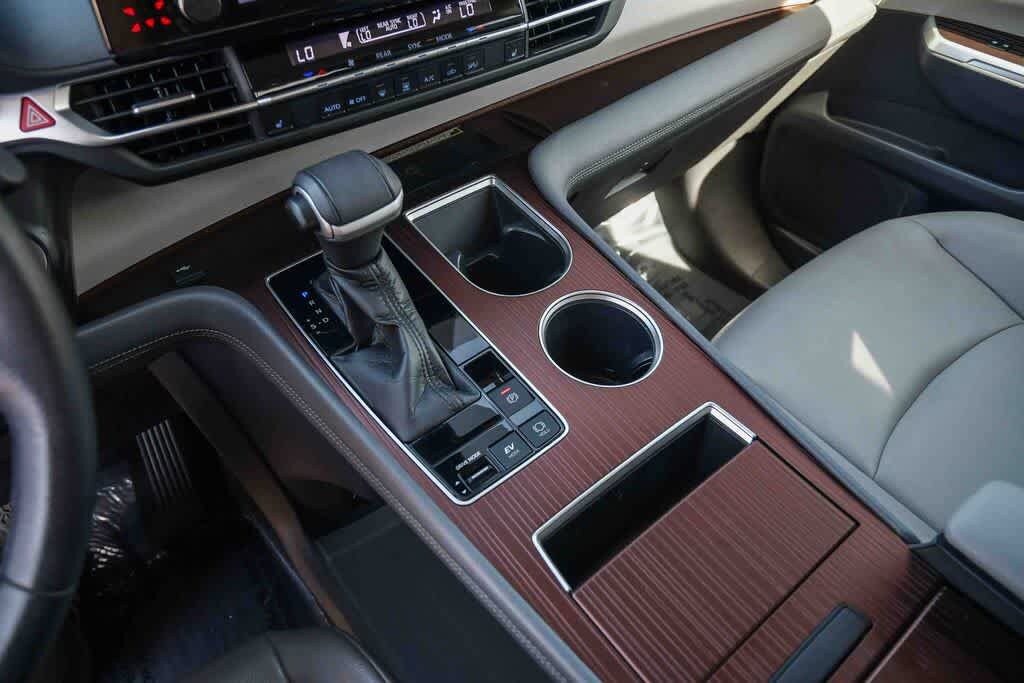 Thumbnail: 2022 Toyota Sienna - 21