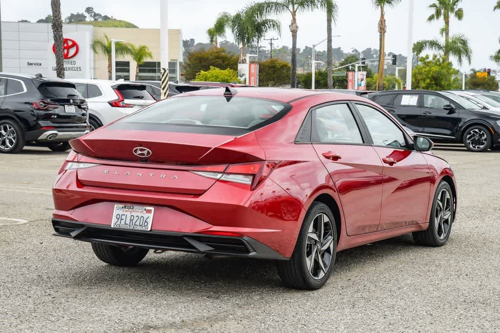 2023 Hyundai Elantra SEL photo 6