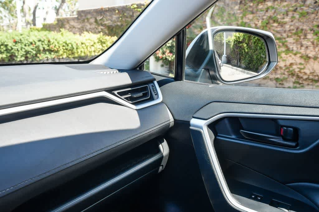 Thumbnail: 2023 Toyota RAV4 - 22