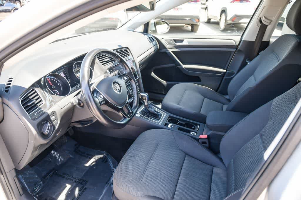 Thumbnail: 2019 Volkswagen e-Golf - 16