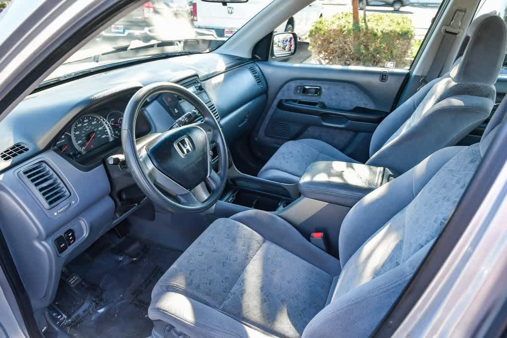 Thumbnail: 2005 Honda Pilot - 16