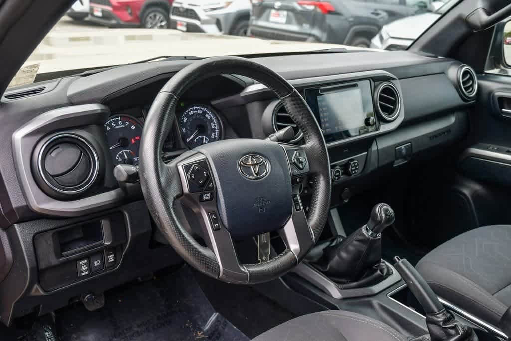 Thumbnail: 2019 Toyota Tacoma - 17