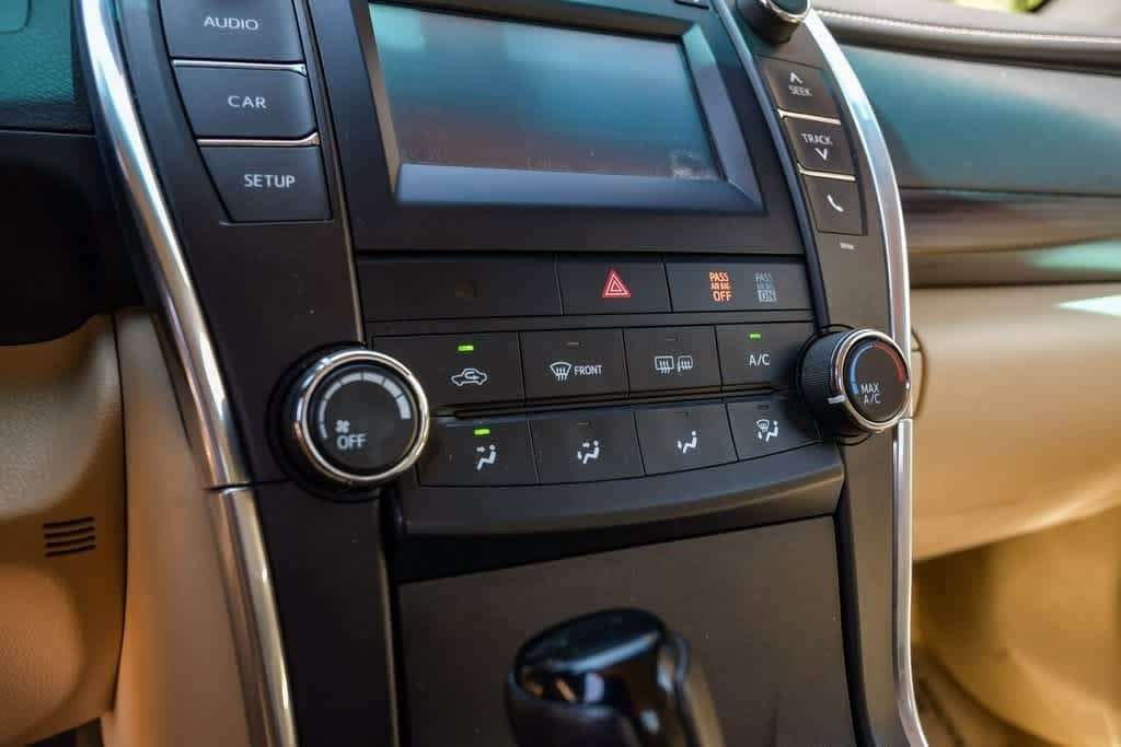 2015 Toyota Camry LE 22