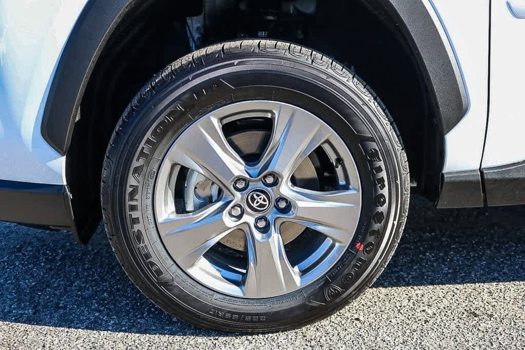 Thumbnail: 2025 Toyota RAV4 - 11