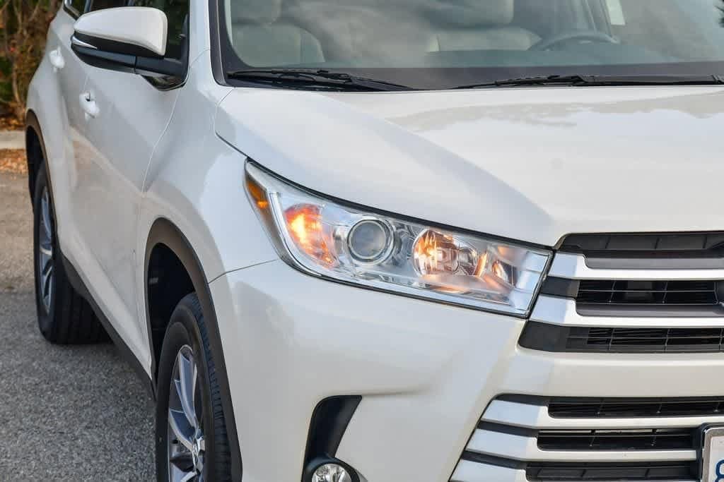 Thumbnail: 2019 Toyota Highlander - 4