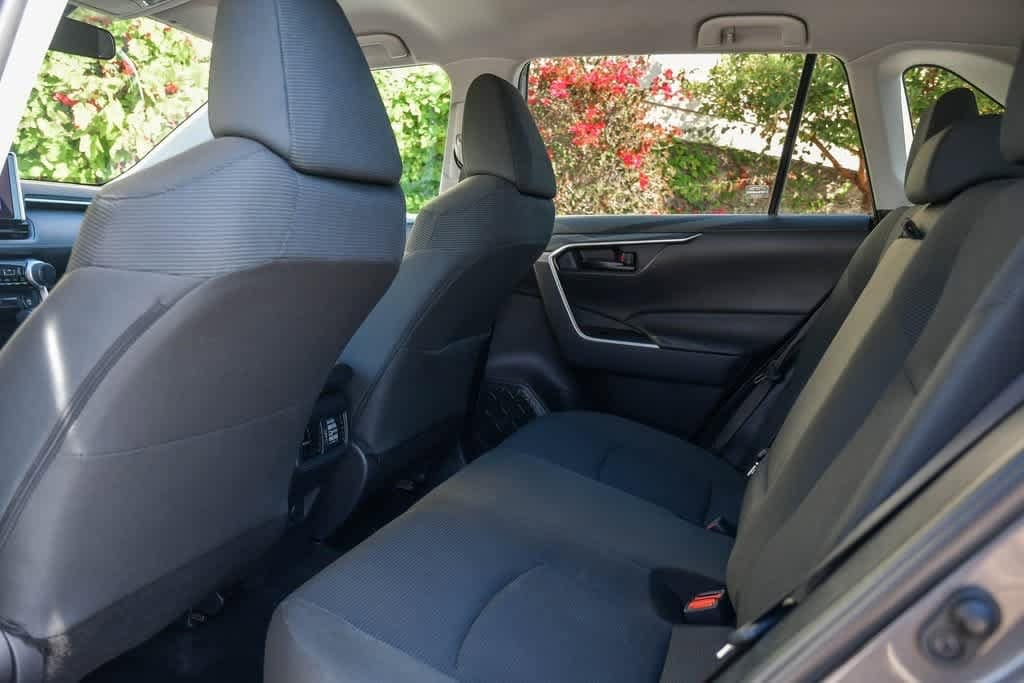 2024 Toyota RAV4 LE 18
