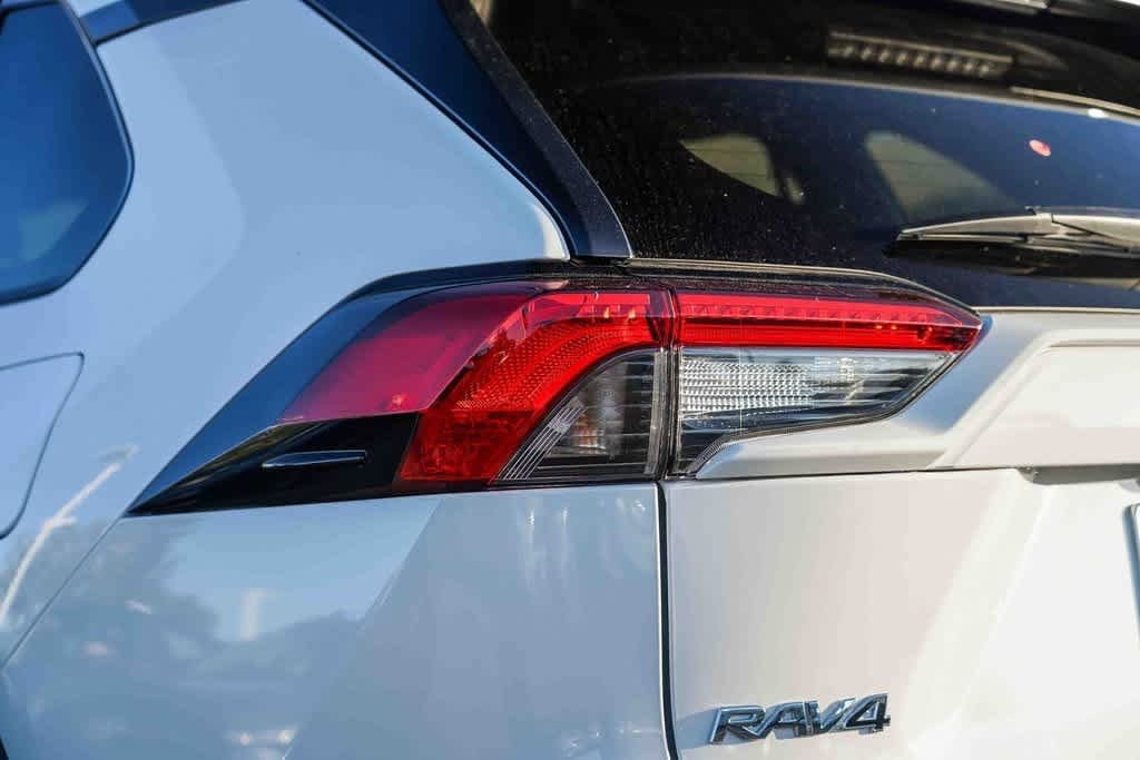 Thumbnail: 2025 Toyota RAV4 - 9